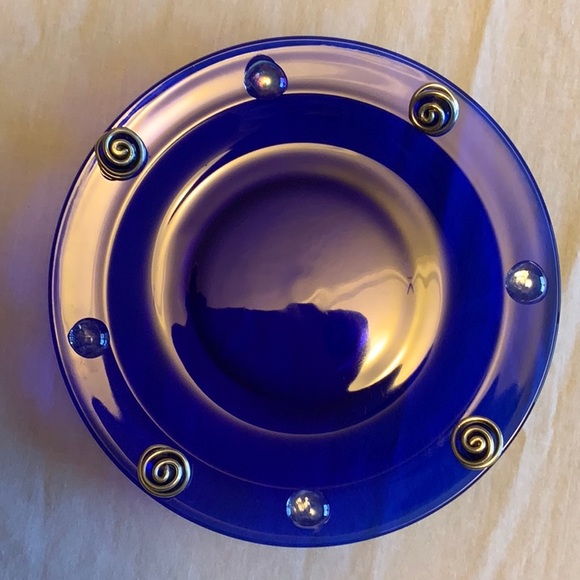 Two Blue Glass Serving Plates with Decorative Glass Beads & Silver Metal Swirls - Picture 5 of 6